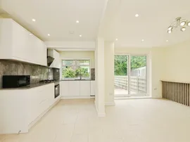 Newland Park Drive, YORK photo