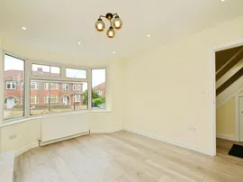 Newland Park Drive, YORK thumb 3