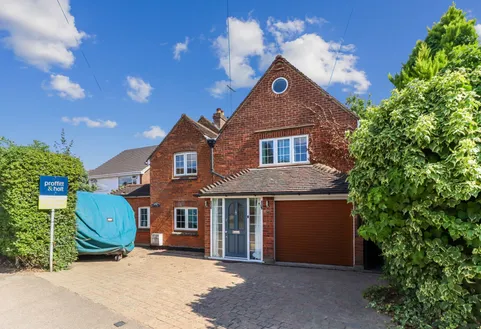 Tile Kiln Lane, Hemel Hempstead, HP3
