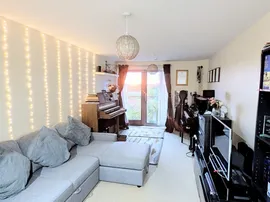 Wilmington Close, Watford thumb 3