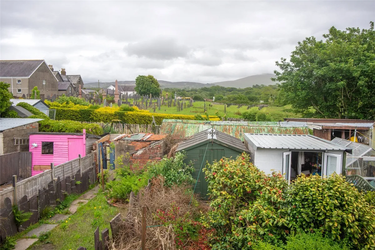 Glan Gwna Terrace, Caeathro, Caernarfon, Gwynedd, LL55