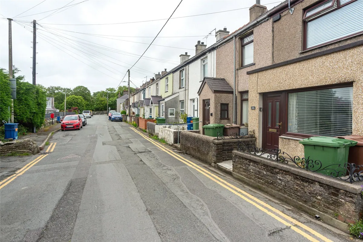 Glan Gwna Terrace, Caeathro, Caernarfon, Gwynedd, LL55