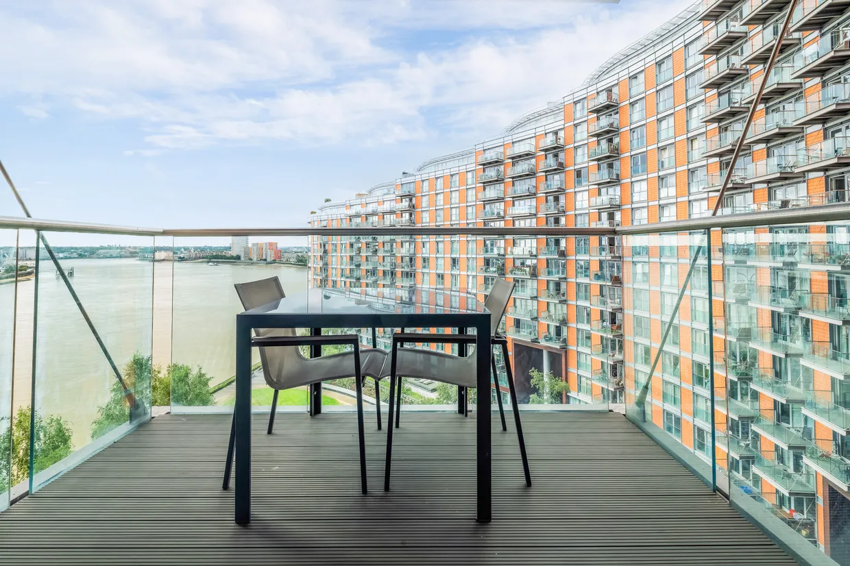 Fairmont Avenue, London, E14 photo 1