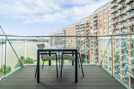 Fairmont Avenue, London, E14