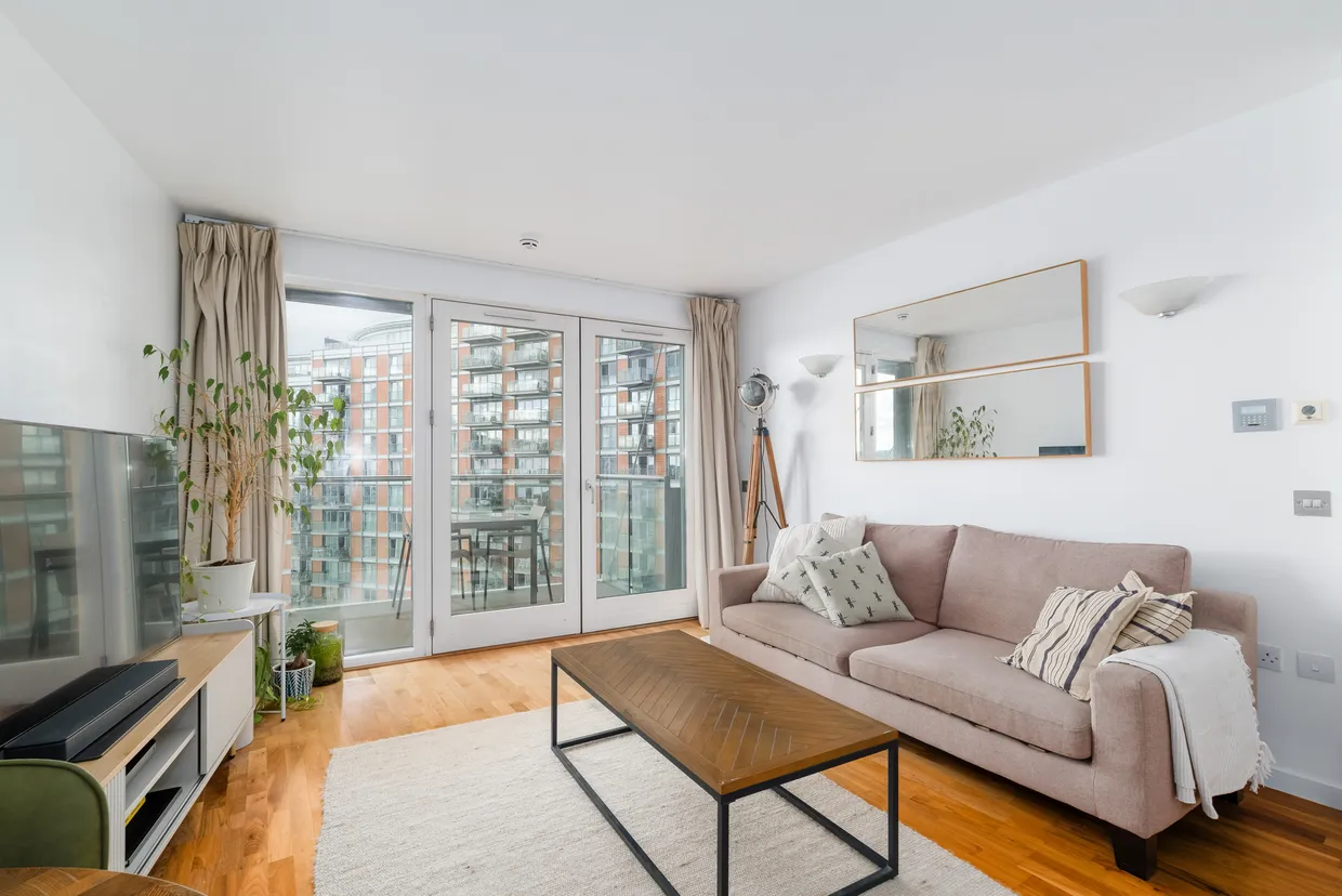 Fairmont Avenue, London, E14 photo 5