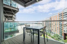 Fairmont Avenue, London, E14 photo 10