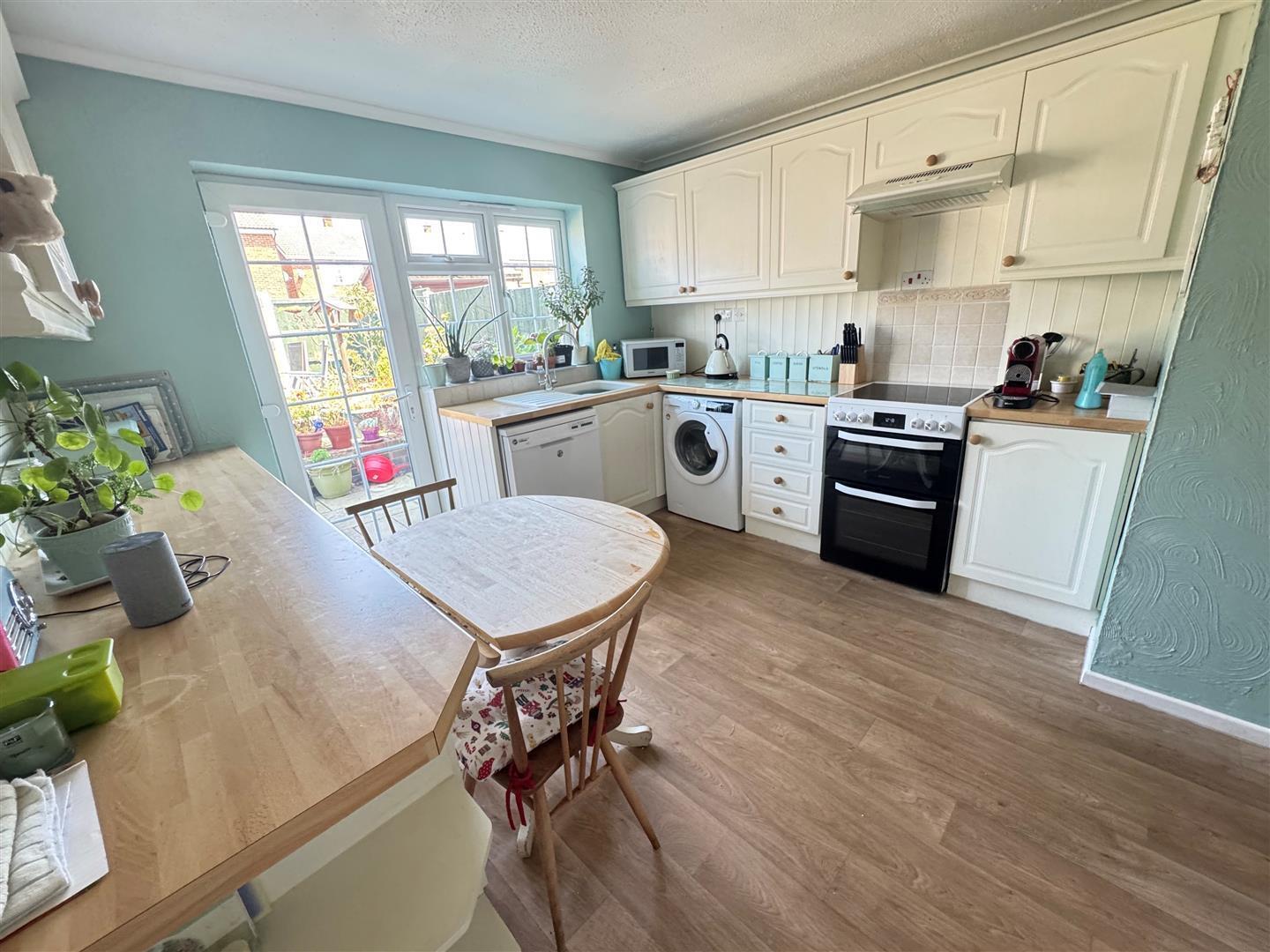 Collins Way, Leigh-On-Sea Image 2
