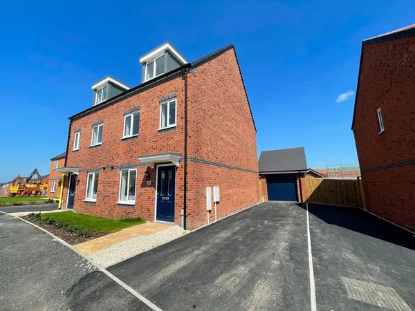 Insley Avenue, Lichfield, WS14 0FE