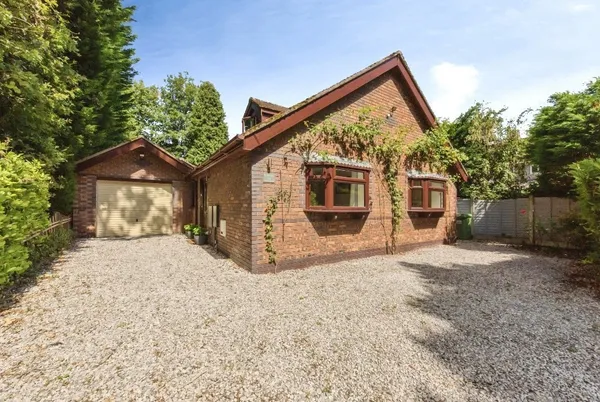 Woodlands Crescent, High Legh, Knutsf...
