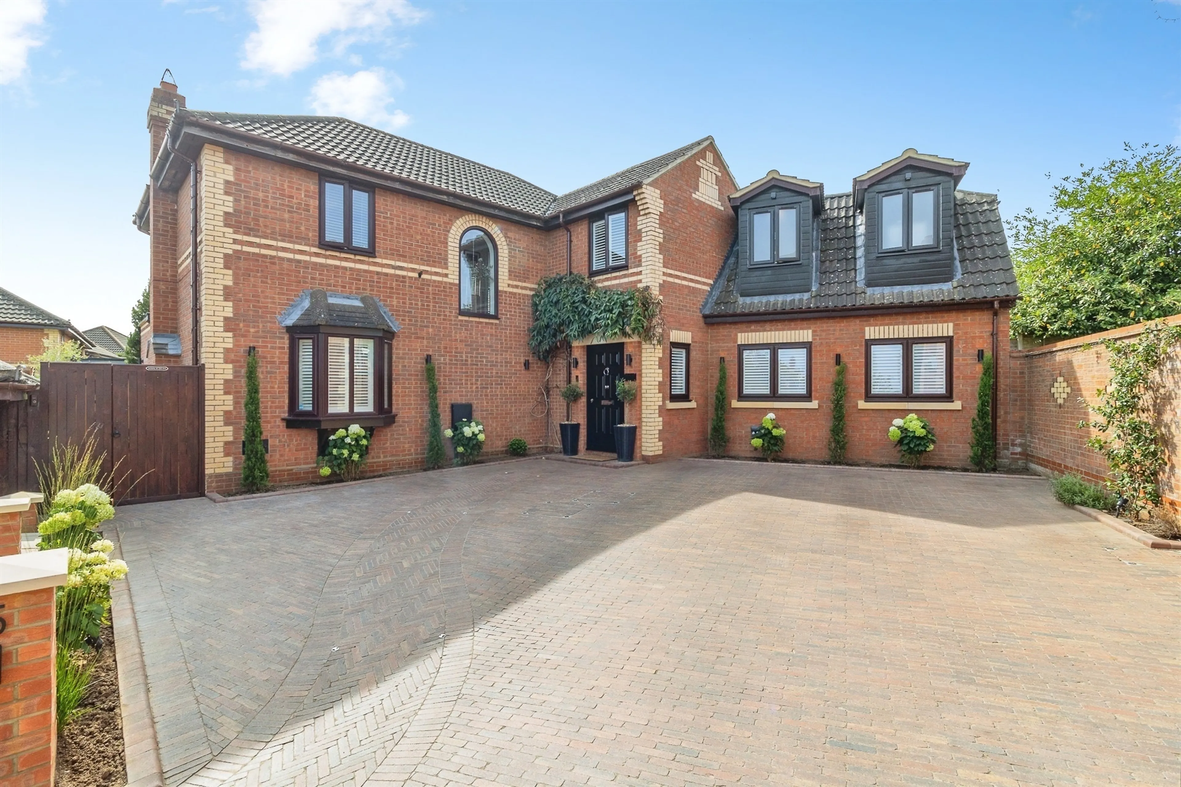 Property photo 0