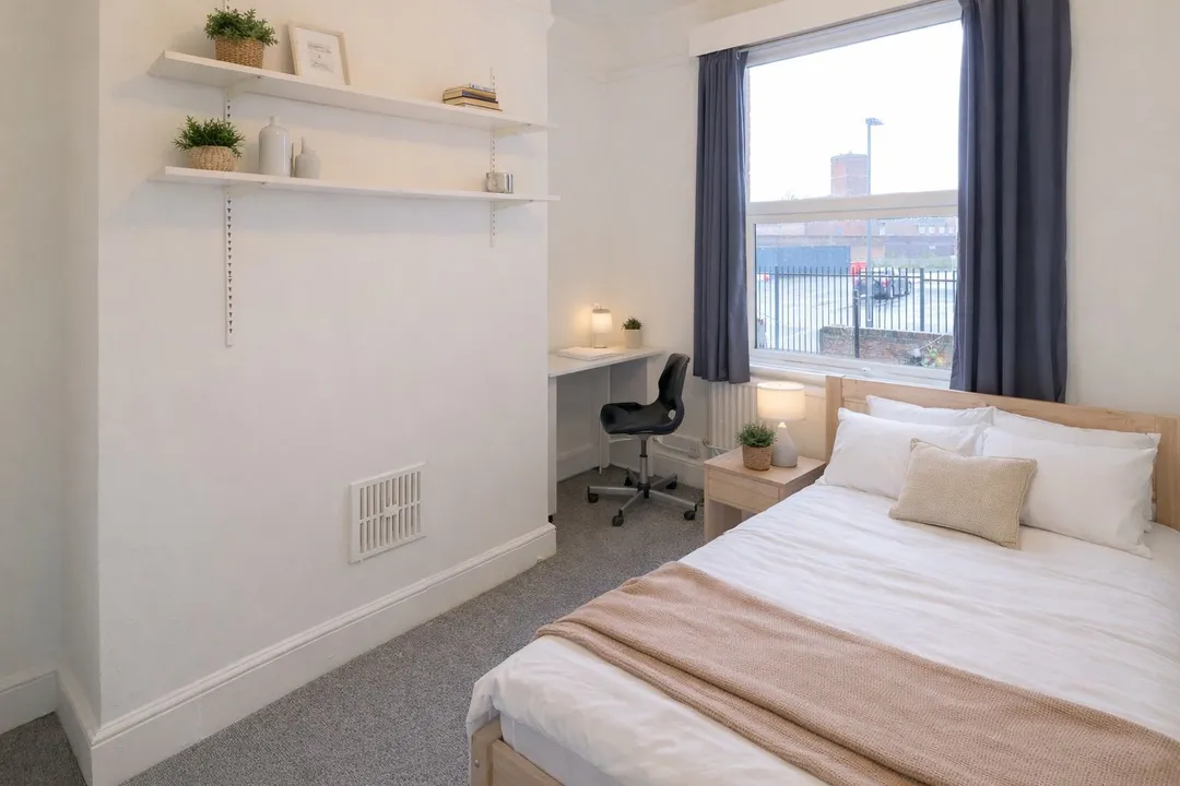 https://mr0.homeflow-assets.co.uk/files/photo/image/48046/6247/_x_/24016_EA_RL_12601451_IMG_10.jpg