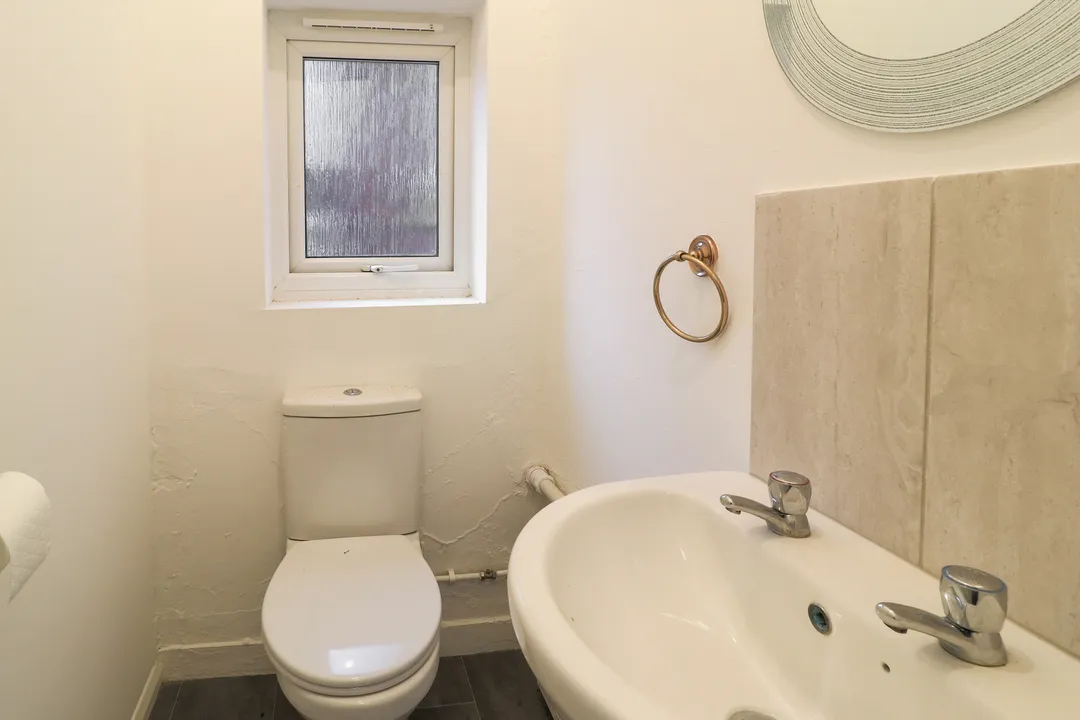 https://mr0.homeflow-assets.co.uk/files/photo/image/48046/6248/_x_/24016_EA_RL_12601451_IMG_11.jpg