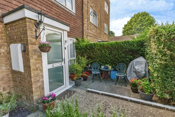 Bristol Close, Crawley, West Sussex, ...