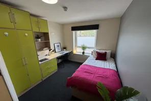 Main property image