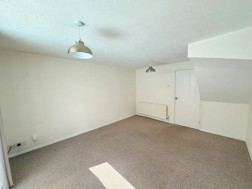 Property carousel item 4