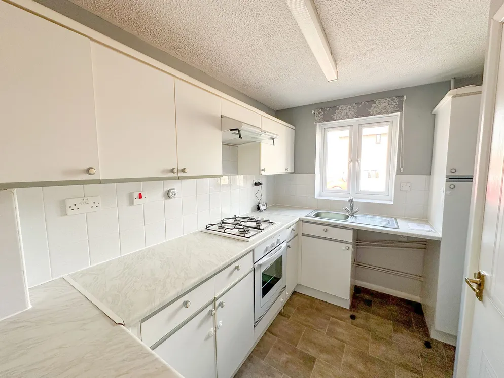 Property carousel item 6