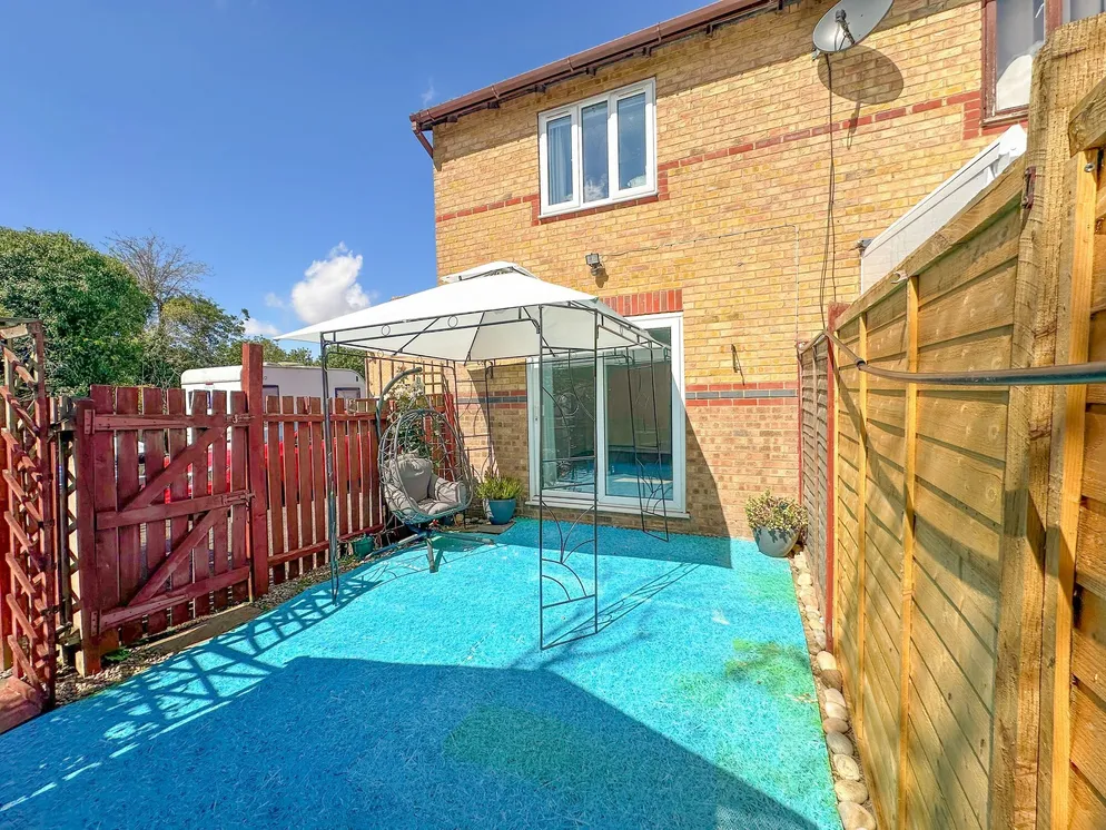 Property carousel item 13