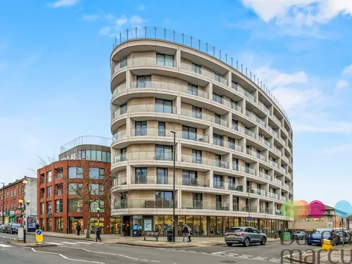 Regents Park Road, Londonphoto