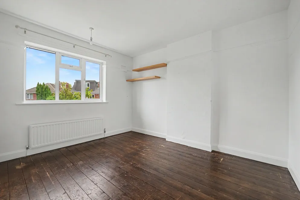 Property carousel item 12