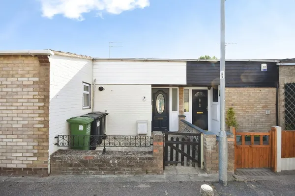 Travers Way, Basildon, Essex, SS13