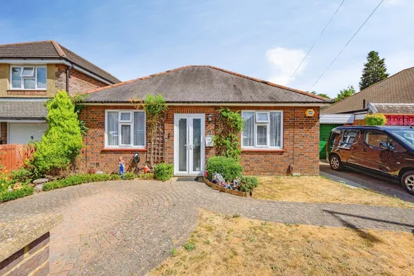 The Avenue, Luton, Bedfordshire, LU4