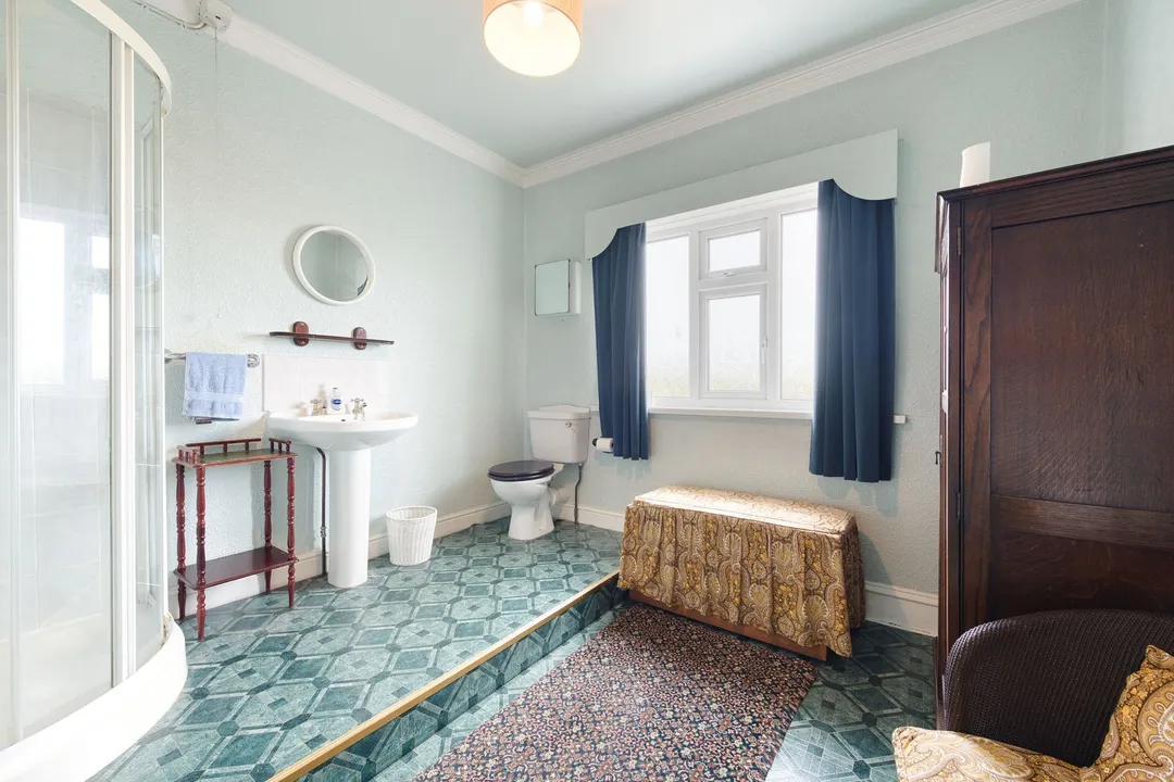 https://mr0.homeflow-assets.co.uk/files/photo/image/48050/6806/_x_/DSC_0291_HDR-21.jpg