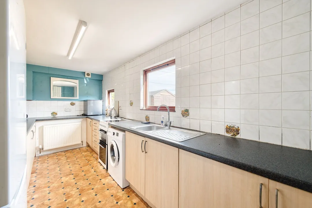 https://mr0.homeflow-assets.co.uk/files/photo/image/48050/6846/_x_/DSC_0363_HDR-33.jpg
