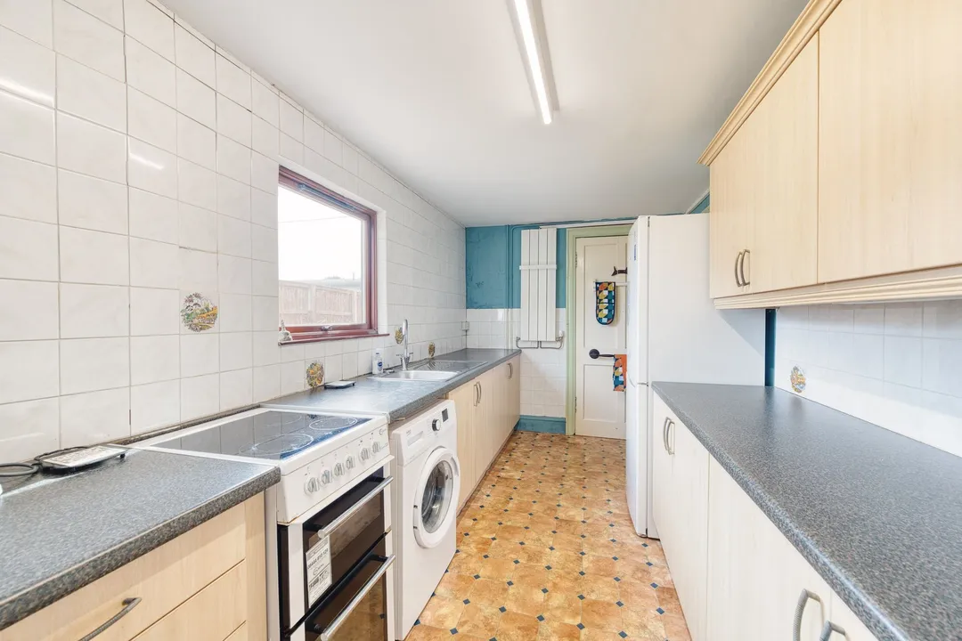 https://mr0.homeflow-assets.co.uk/files/photo/image/48050/6848/_x_/DSC_0381_HDR-35.jpg