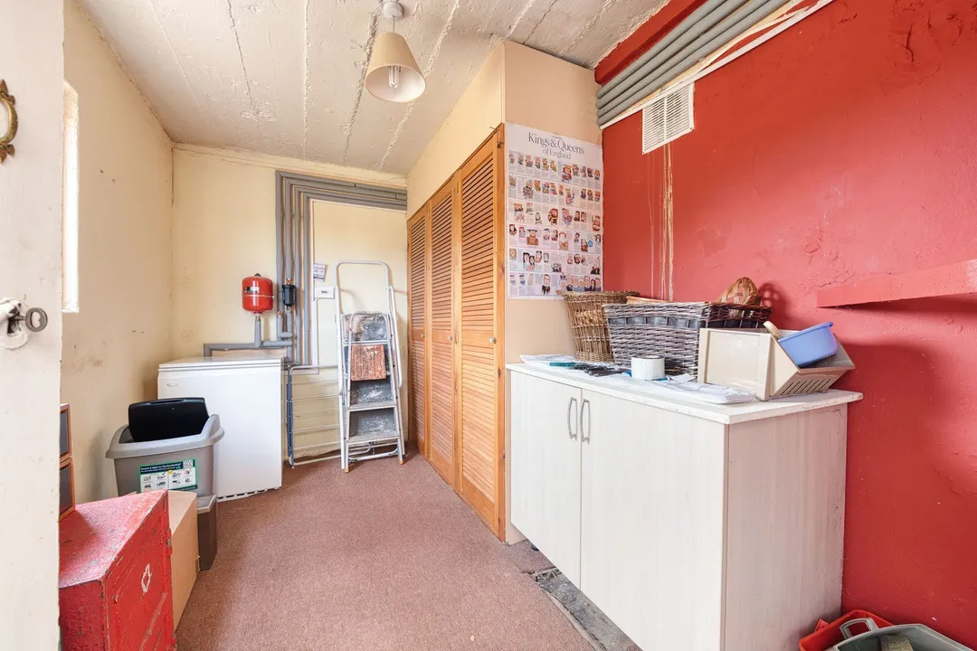 https://mr0.homeflow-assets.co.uk/files/photo/image/48050/6859/_x_/DSC_0401_HDR-38.jpg