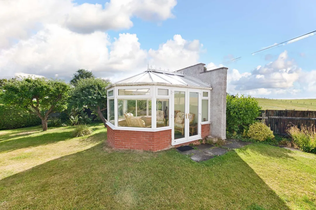 https://mr0.homeflow-assets.co.uk/files/photo/image/48050/6866/_x_/DSC_2047_HDR-48.jpg
