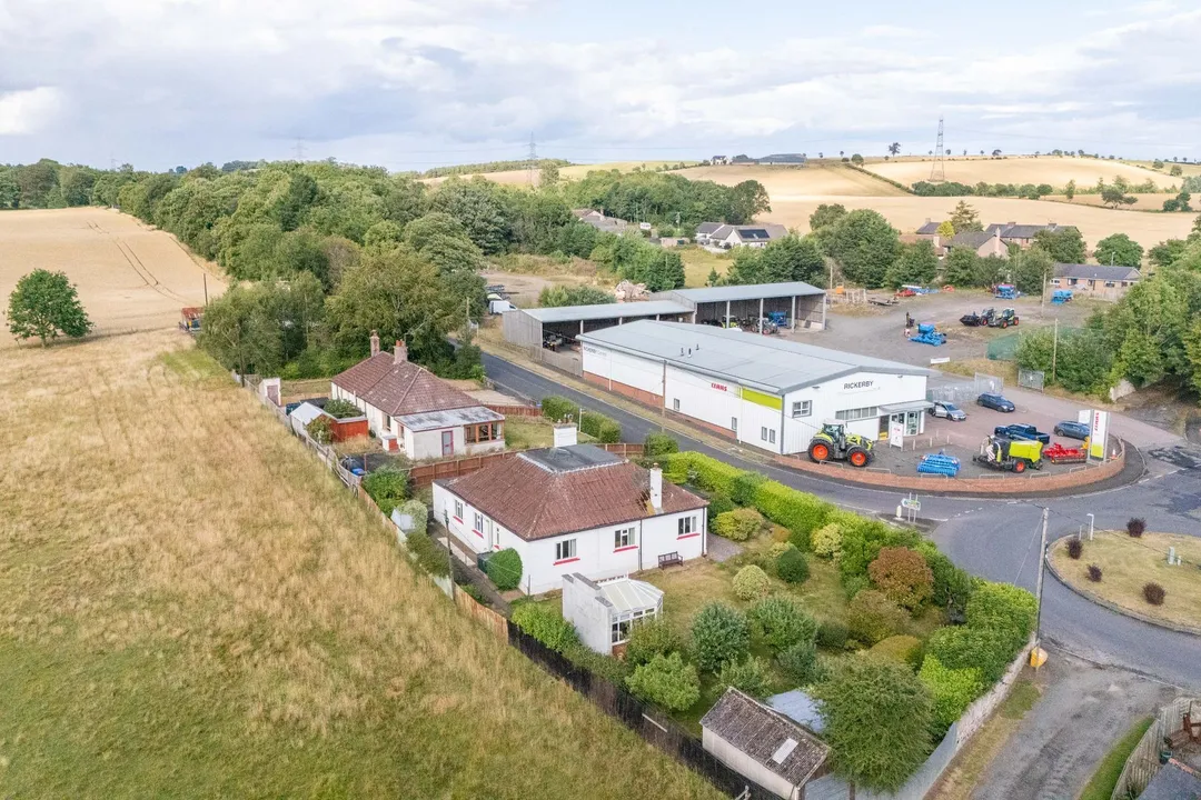 https://mr0.homeflow-assets.co.uk/files/photo/image/48050/6878/_x_/DJI_20260731171233_0012_D-1.jpg