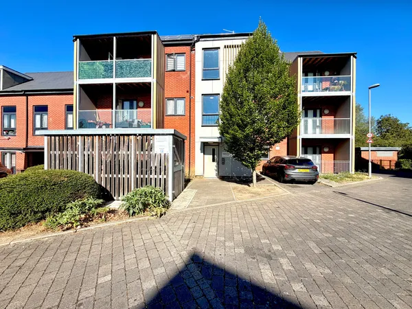 Hawthorn Crescent, Ilford, IG5