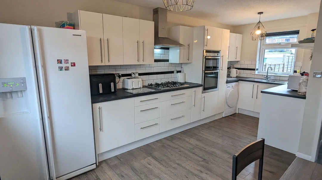 https://mr0.homeflow-assets.co.uk/files/photo/image/48051/8501/_x_/55427007.jpg