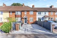 Love Lane, Morden