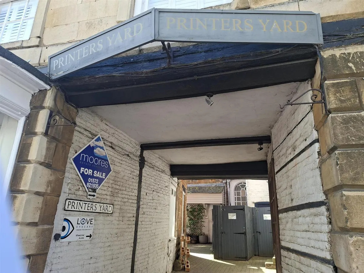 4 High Street East, Uppingham, Rutland LE15 9PZ