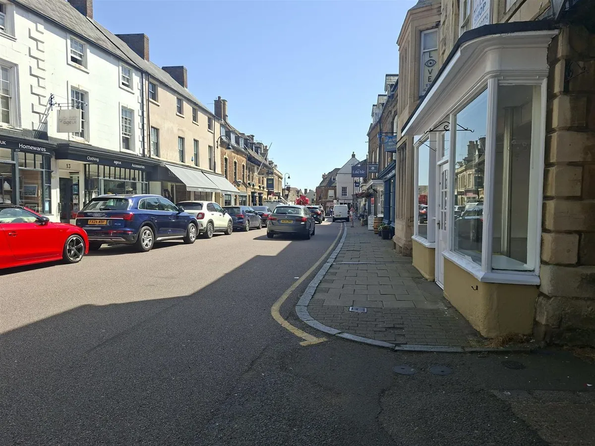 4 High Street East, Uppingham, Rutland LE15 9PZ