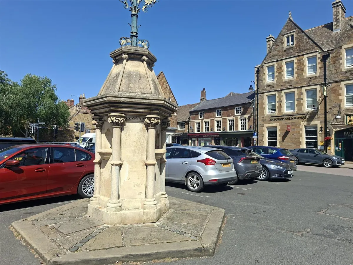 4 High Street East, Uppingham, Rutland LE15 9PZ