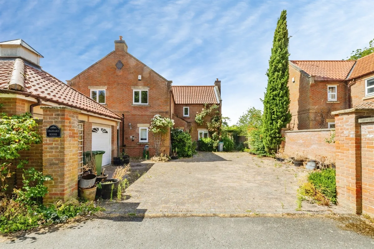 Orchard Court, Thorney, Newark