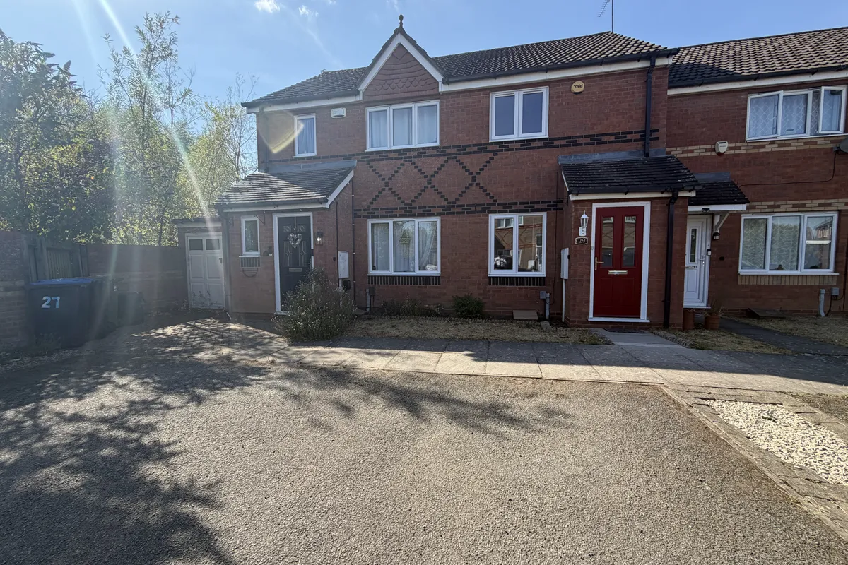 Thomson Close, RUGBY
