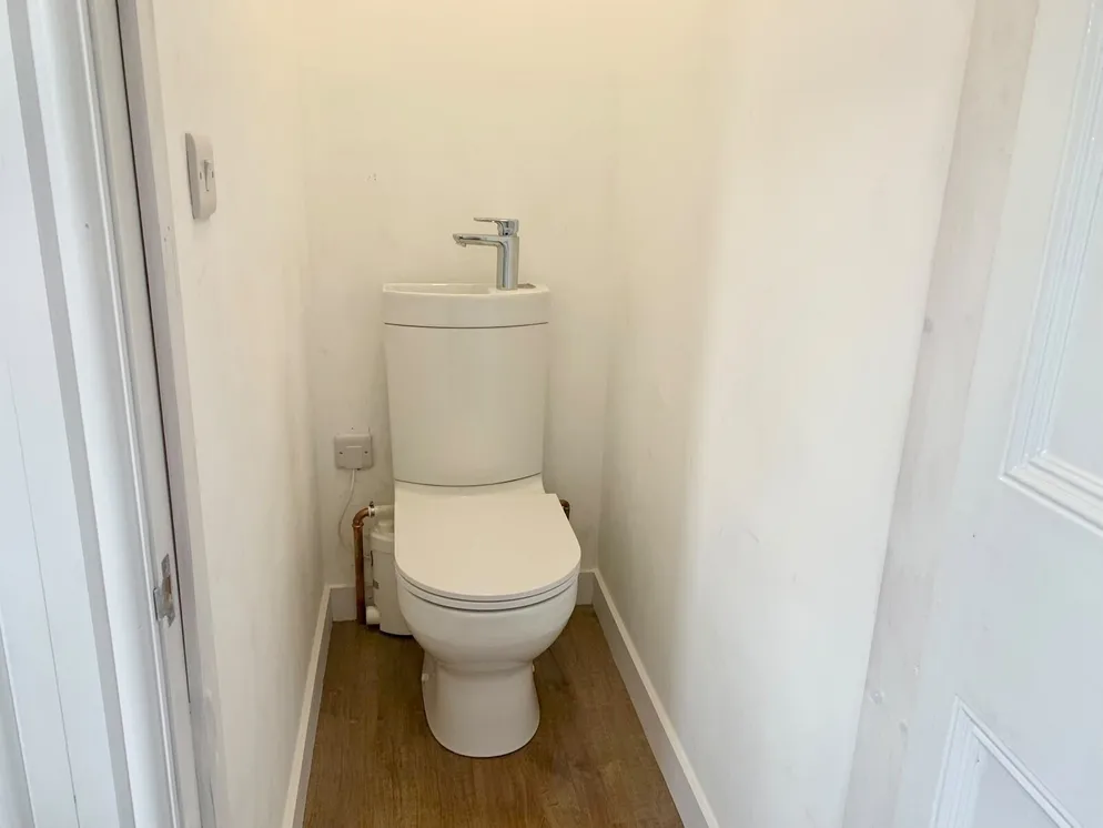 Property carousel item 17