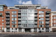 Vauxhall Bridge Road London SW1V photo 2