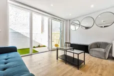 Wells Walk, E7 photo 1