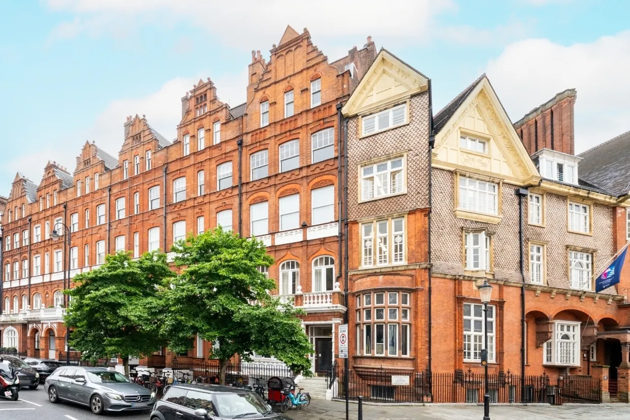 Pont Street Knightsbridge SW1X photo 1