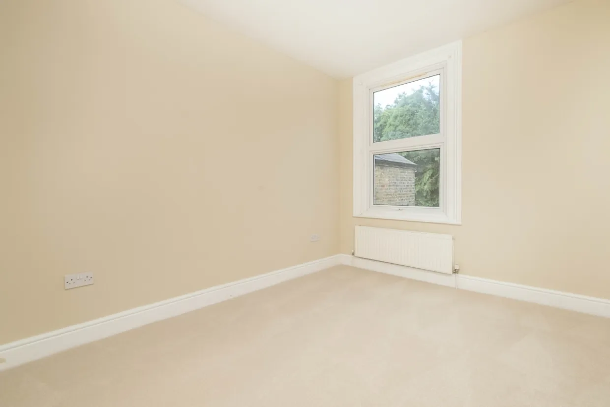 Caversham Road Kingston upon Thames KT1 photo 4