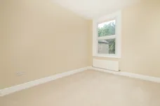 Caversham Road Kingston upon Thames KT1 photo 4