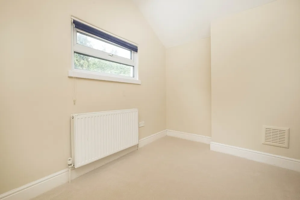 Caversham Road Kingston upon Thames KT1 photo 5