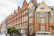 Pont Street Knightsbridge SW1X photo 16