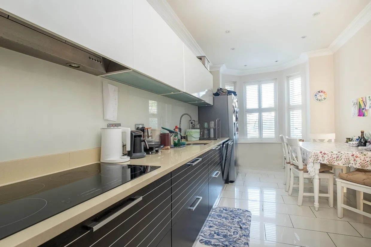 Clifton Road Kingston upon Thames KT2 photo 3