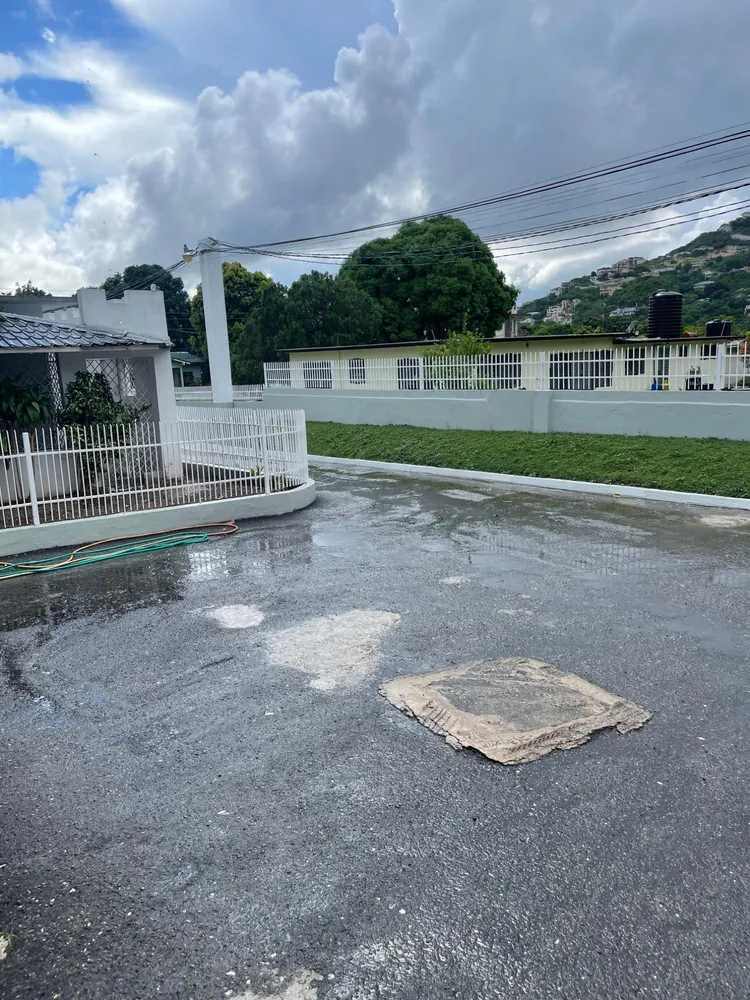 KNIGHTSDALE DR MEADOWBROO Kingston  St. Andrew