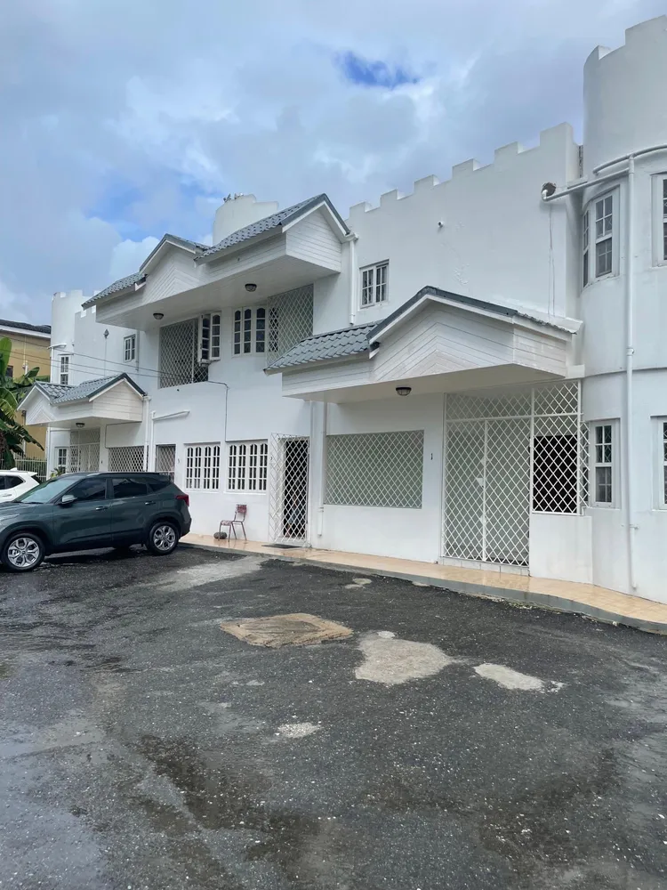 KNIGHTSDALE DR MEADOWBROO Kingston  St. Andrew